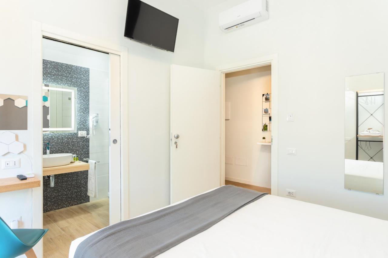 Domus Laetitiae Rooms & Apartments Quartu Sant'Elena Eksteriør billede