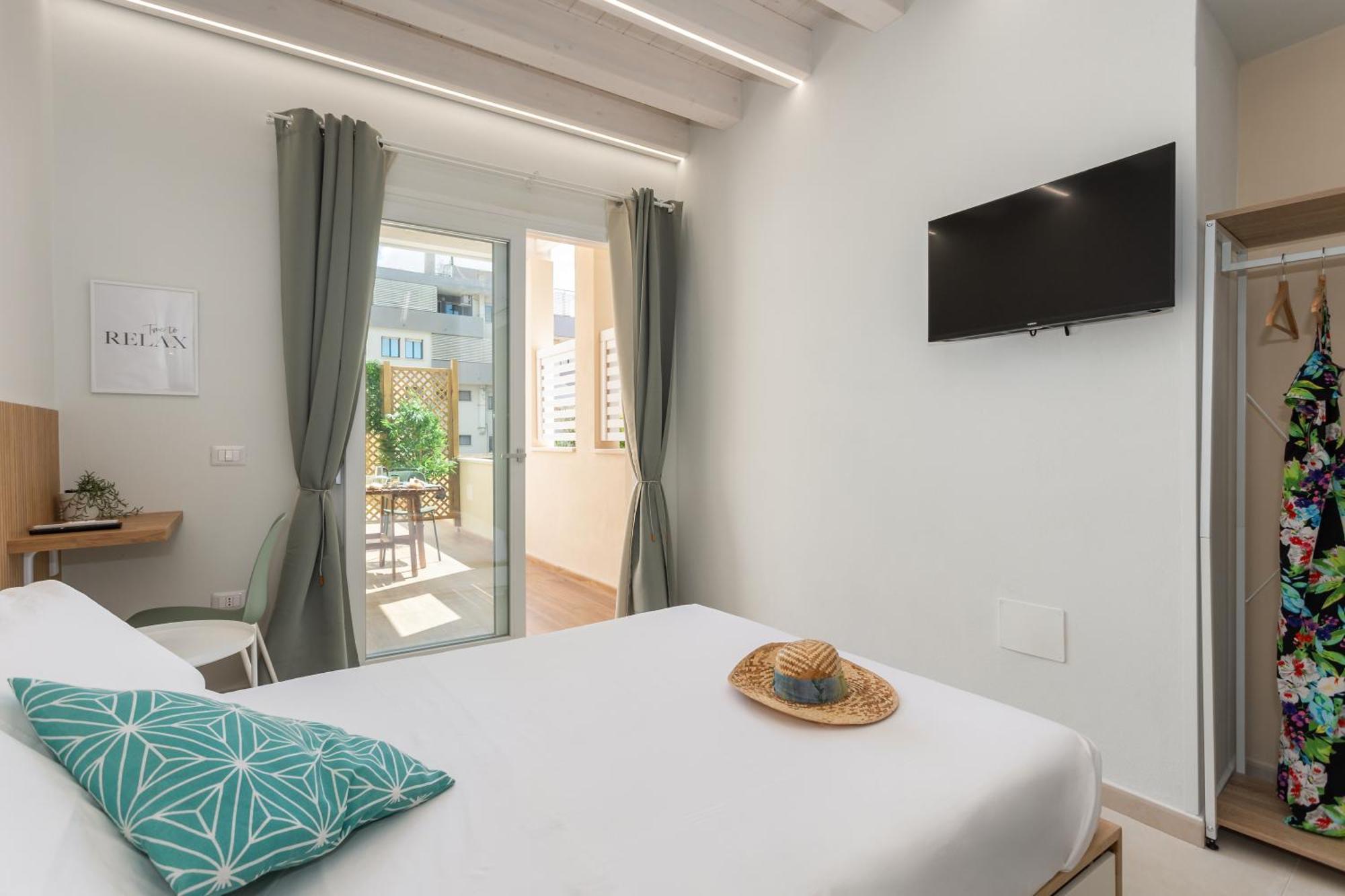Domus Laetitiae Rooms & Apartments Quartu Sant'Elena Eksteriør billede